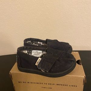 Toms classic canvas black size 5c